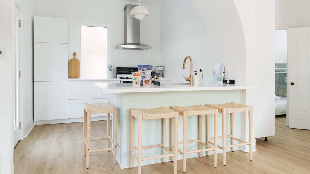 Port Dover House | Surf Vibes|California Cool design | Close to beach