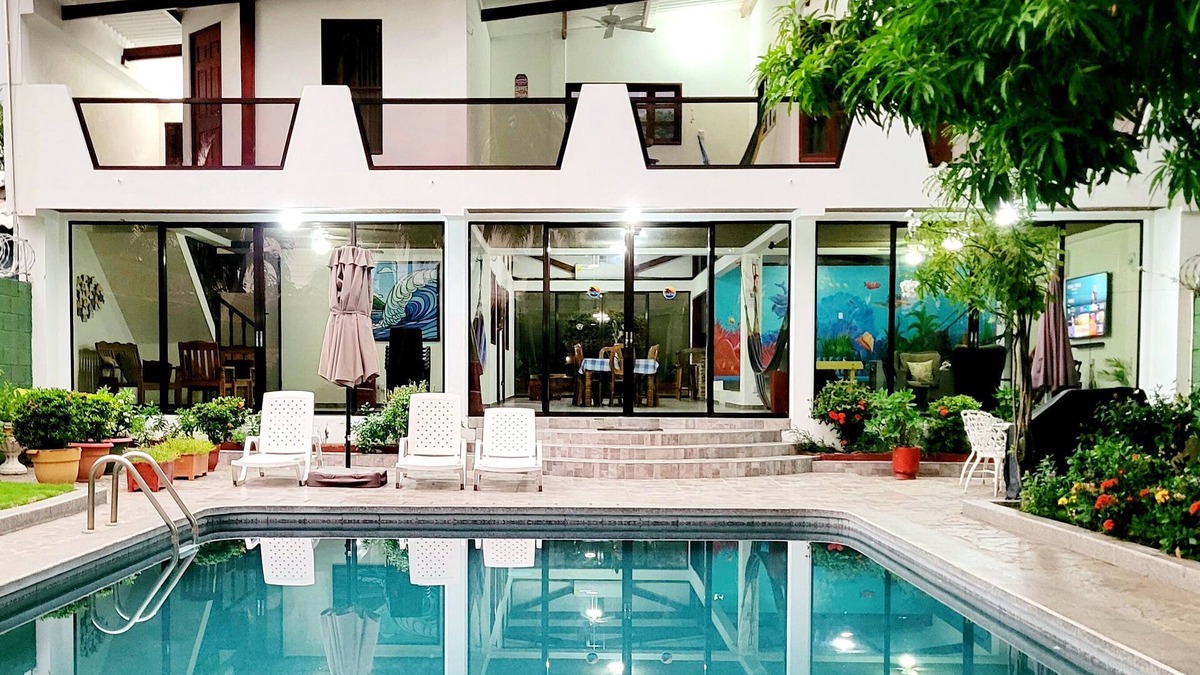 Playa San Blas House | SurfCity Karaoke/Air-conditioned home