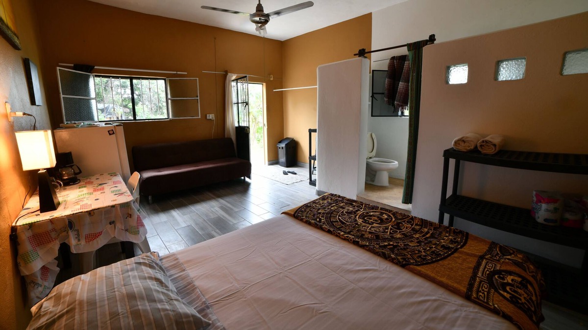 Emiliano Zapata Apartment | Surfers Paradise studio room