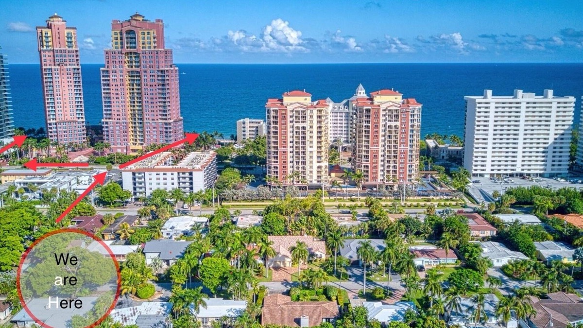 Dolphin Isles House | Surfers Paradise, Heated Pool, Steps away from the beach