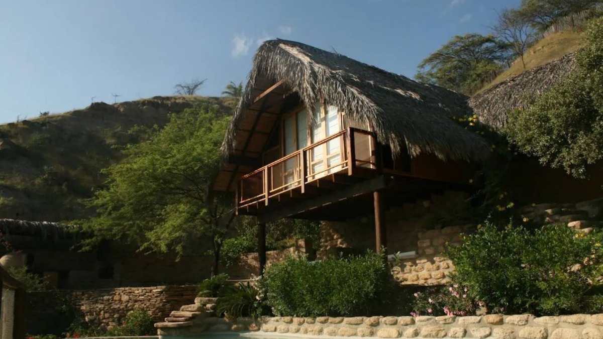 Mancora Villa | Surfingbirds Suite and other rooms with a view