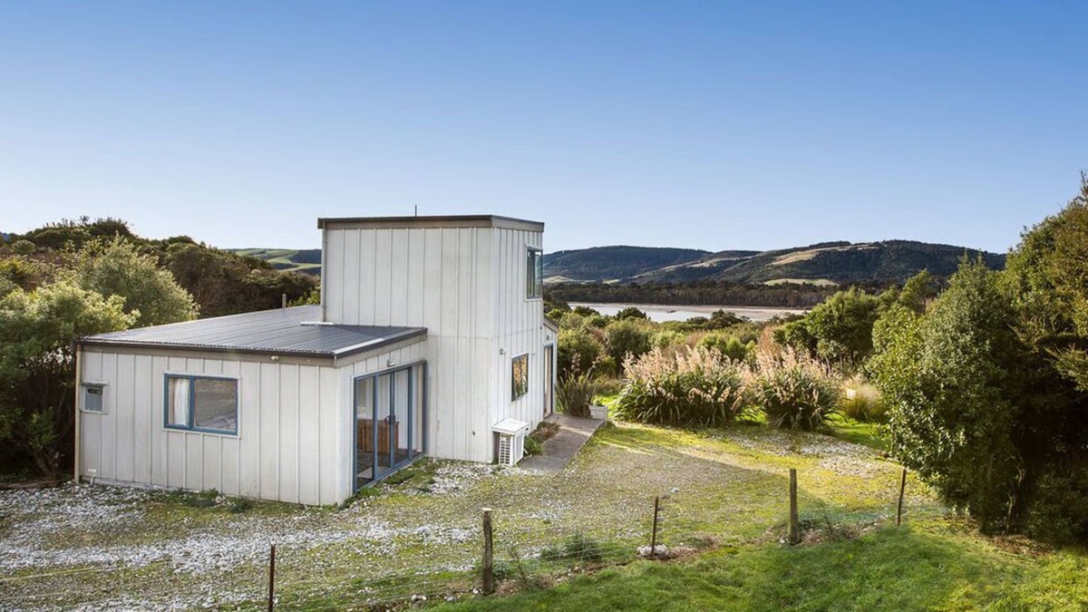 Papatowai Cottage | Surfinn Eco Cottage - Papatowai Cottage