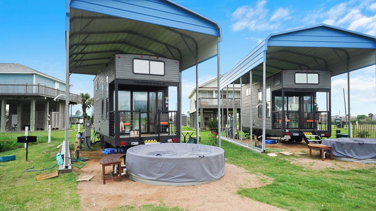 Crystal Beach House | Surfside Serenade beach tinyhome