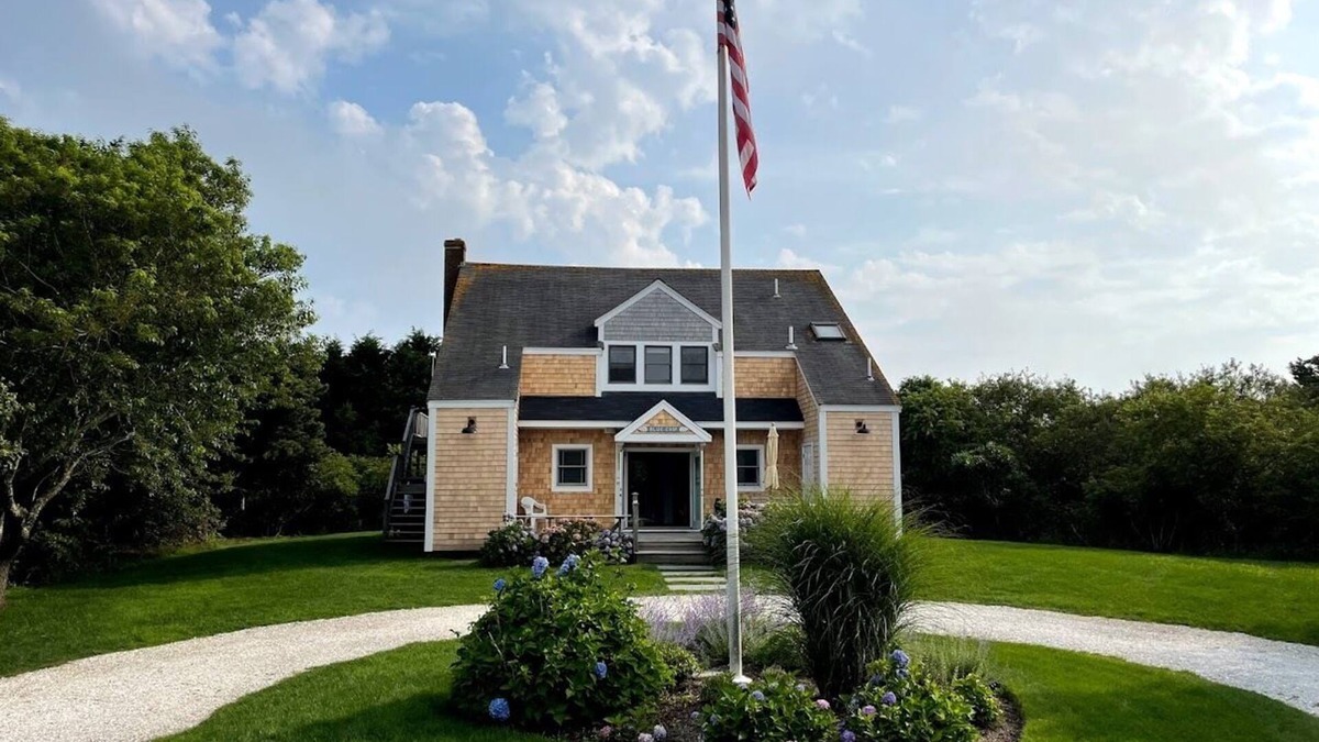 Surfside House | Surfside Summer Rental, walking distance to beaches!