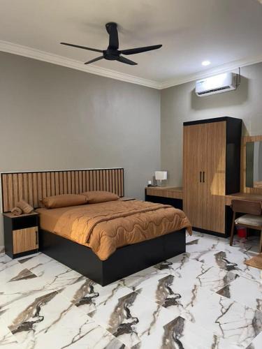 Kampong Raja House | Suria guesthouse