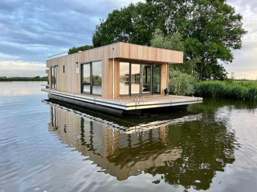Oud Ade Boat Rental | Surla Houseboat "Copes Club" with FREE tender boat