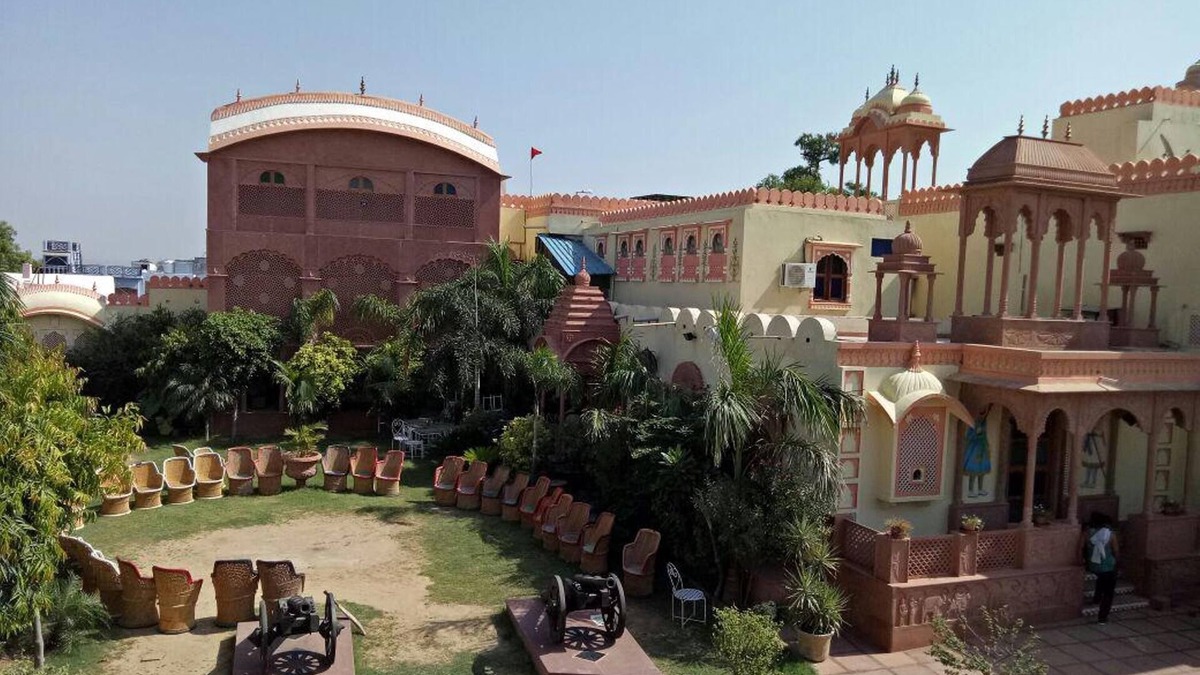 Hindaun Hotel | Suroth Mahal a Jaipur Riyasat