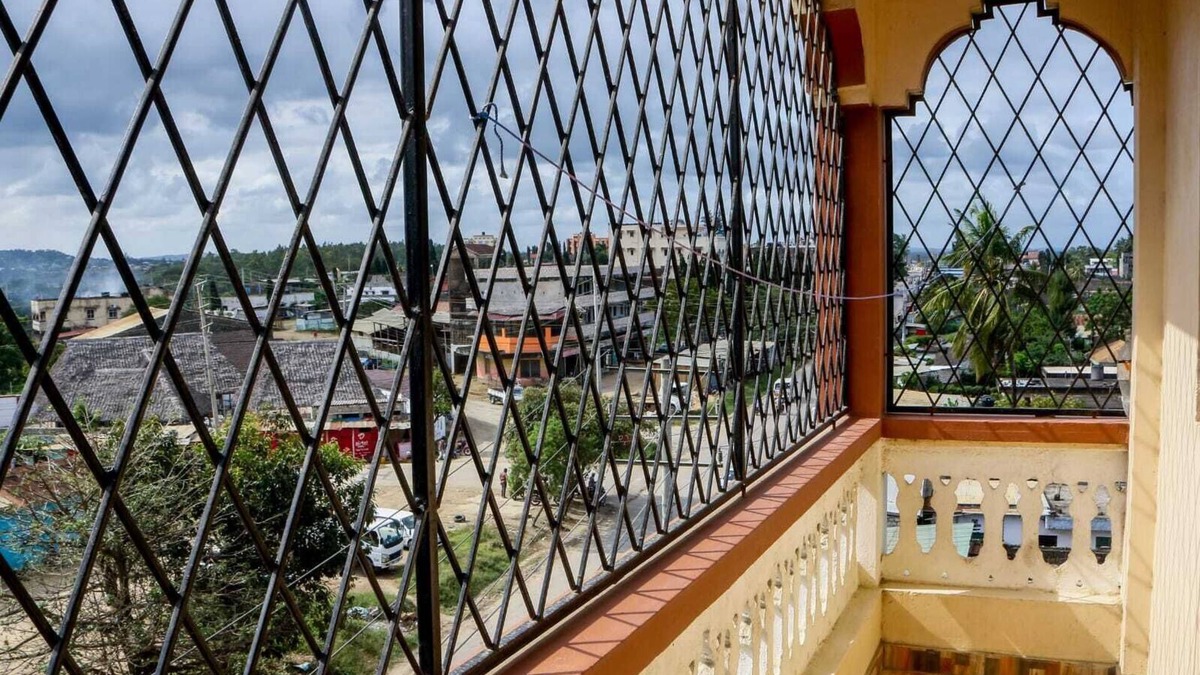 Bamburi Apartment | Surreal scenery of mountains and nature. available parking and conducive stay