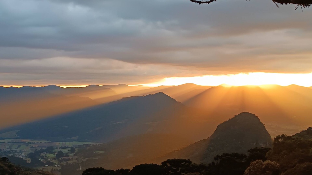 Urubici Cottage | Surreal View of the Urubici Mountains - Wolken Haus