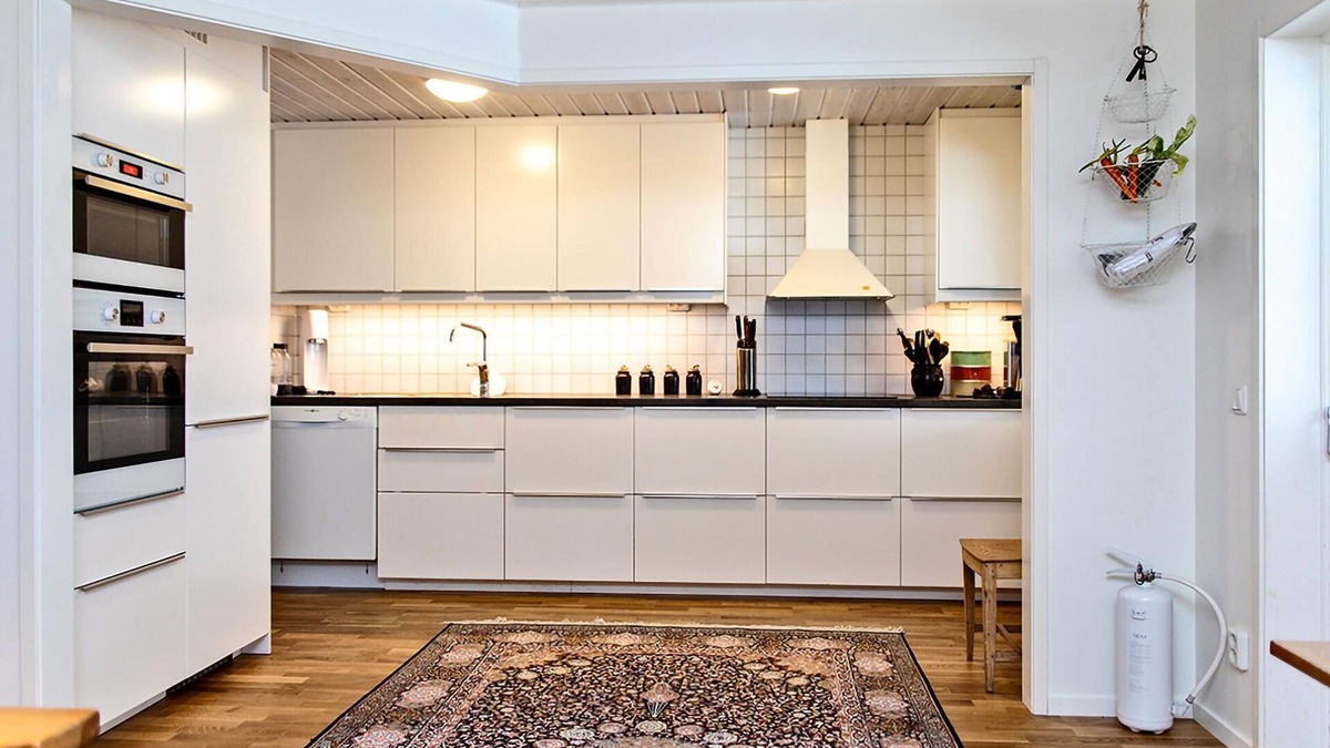 Nassjo House | Surrounded by lakes, this large holiday home promises you maximum relaxation!