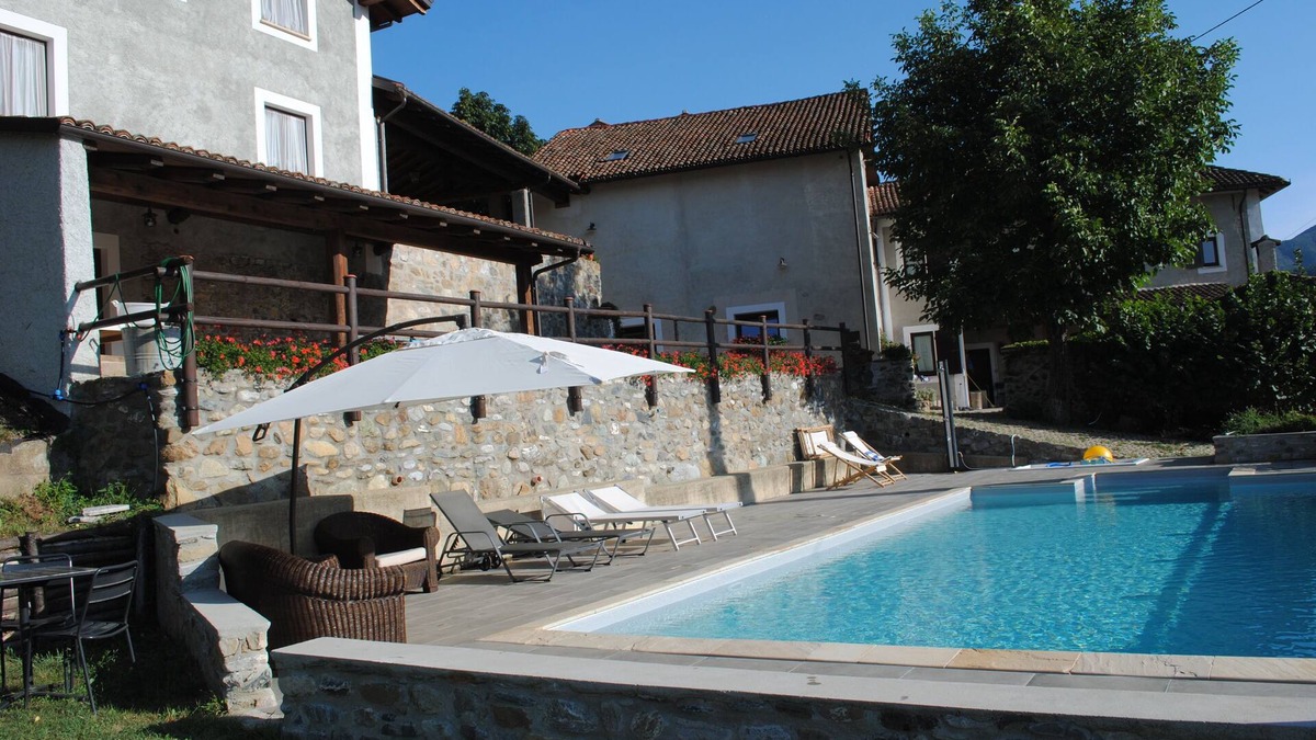 Voltaggio House | SURROUNDED BY NATURE, FARM IN FARM WITH POOL