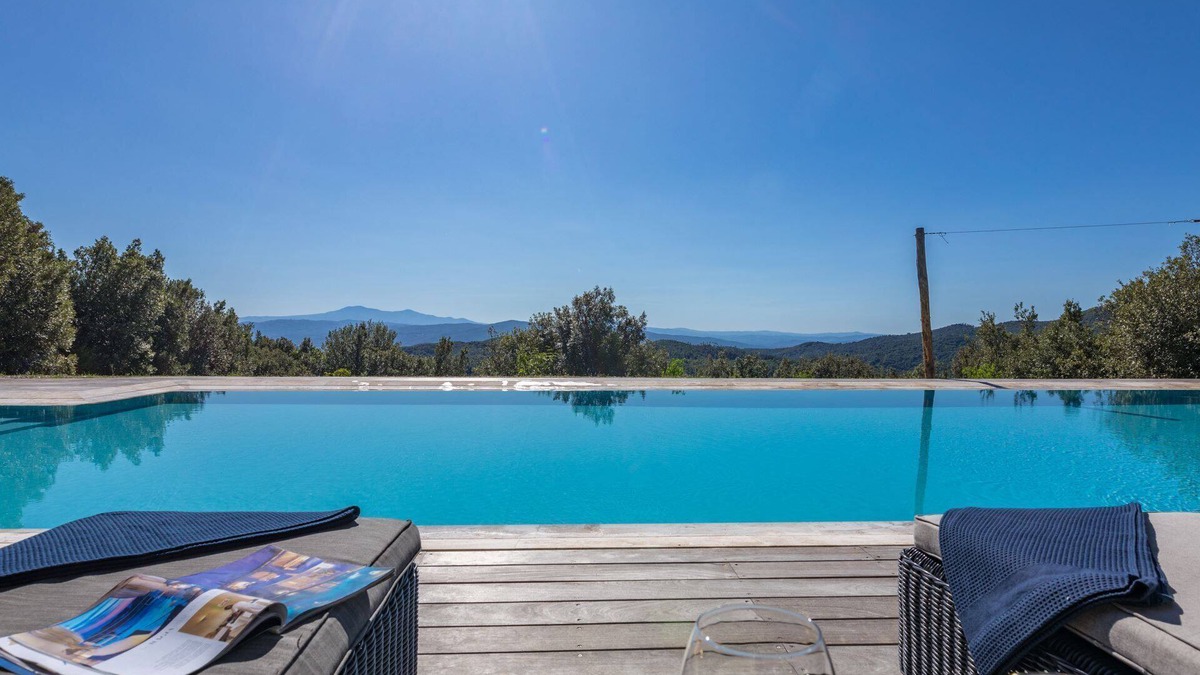 Murlo Villa | Surrounded by the verdant Tuscan countryside, a charming independent villa for 10 with a garden and