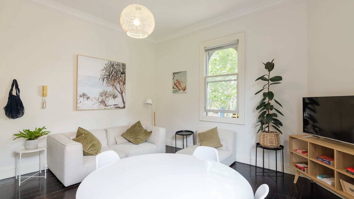 Surry Hills Apartment | Surry Hills Chic right on Crown St