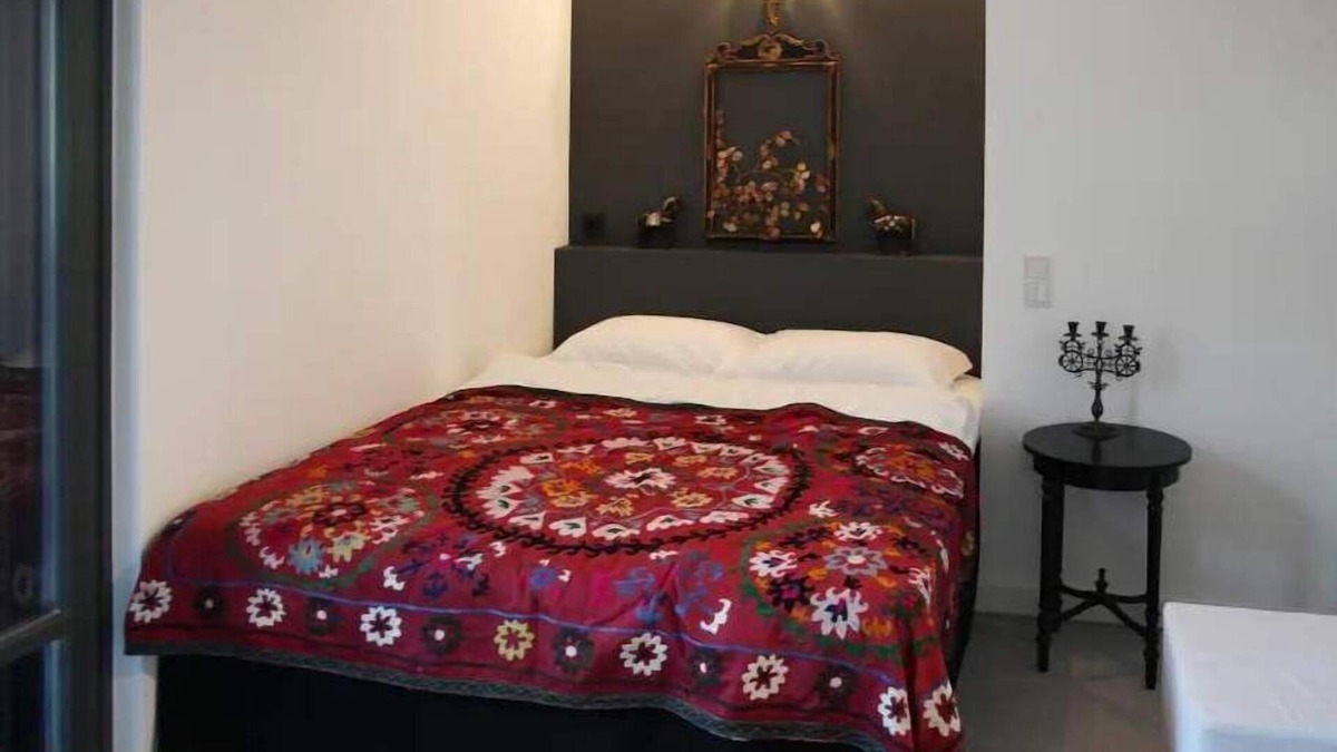 Petralona Apartment | Susanna Apartment 2 - Your lovely home in the vibrant center of Athens