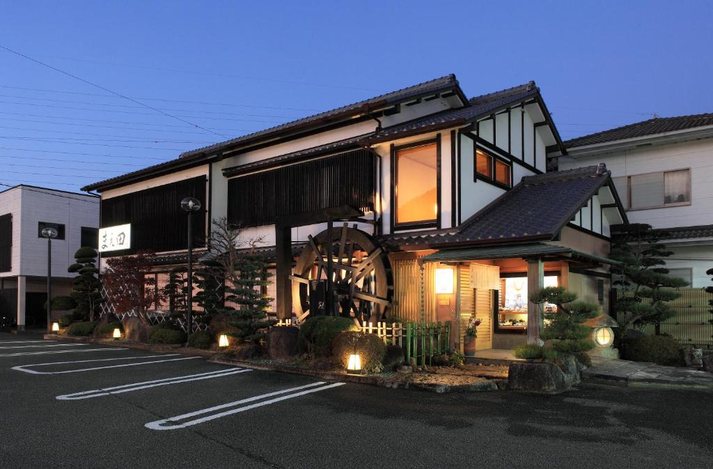 Kiho-cho Apartment | Sushi House
