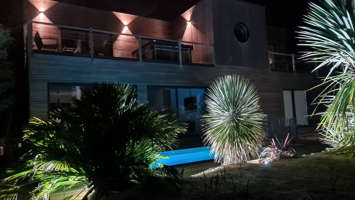 Quend House | Suspended getaway accommodation "Le Cèdre Rouge", private spa and pine forest view