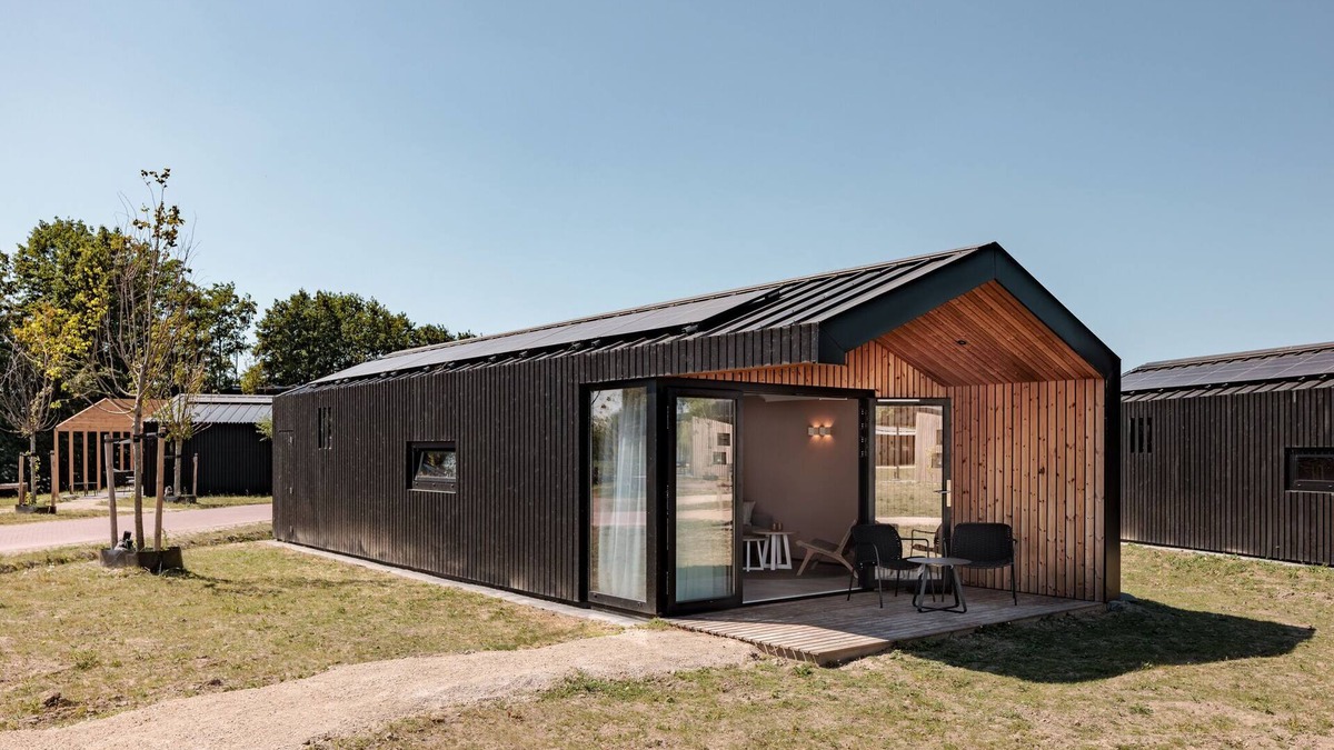 Municipality of Brielle House | Sustainable lodge on the Brielse Meer