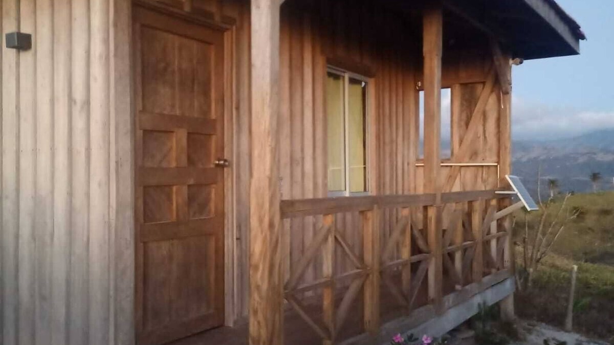 Cerro Plano Cabin | Sustainable Solar House, Ultra-low Carbon Footprint, pet-friendly!