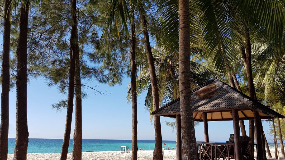 Pulau Mantanani Besar Hotel | Sutera @ Mantanani Island Resort & Spa