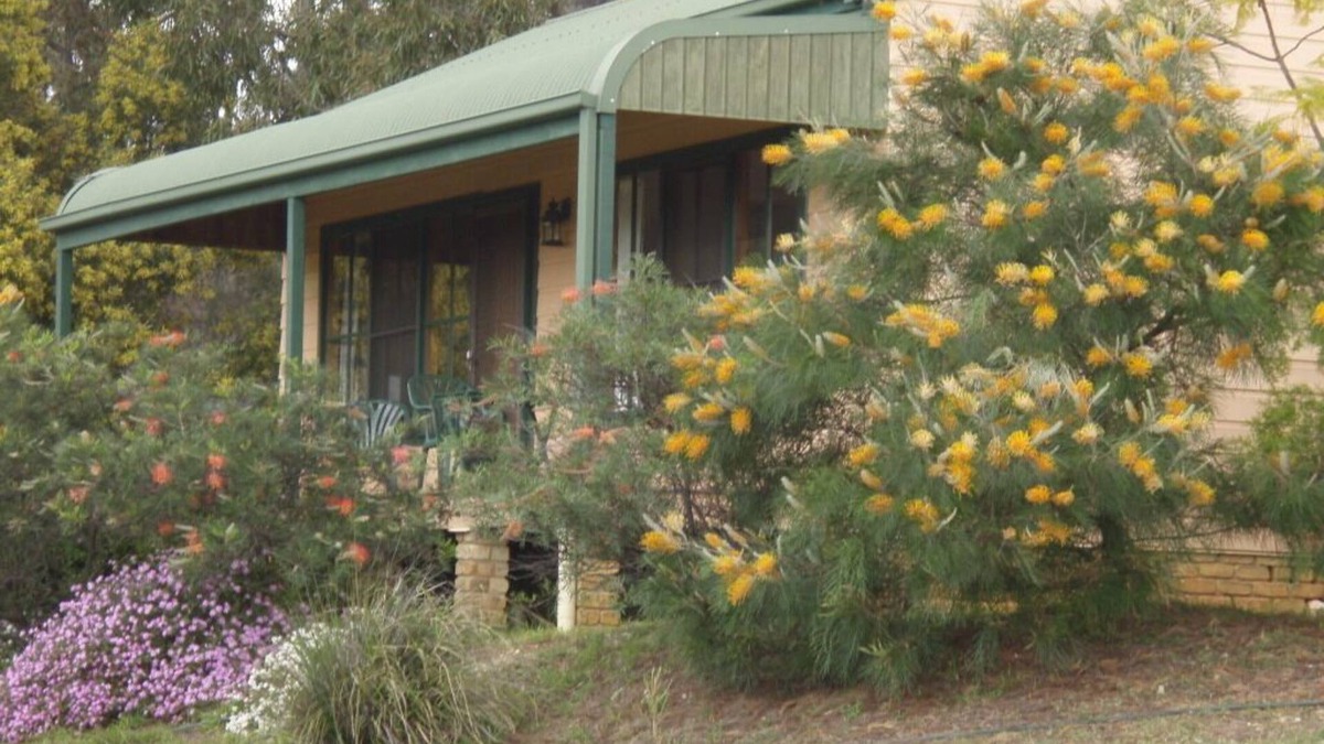 Pokolbin Cottage | Sutherland cottage - vineyard getaway