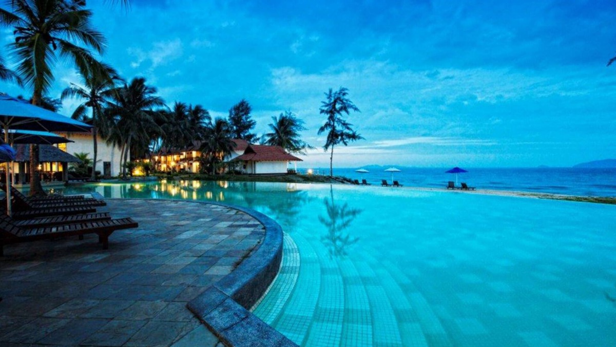Kampung Ru Tapai Hotel | Sutra Beach Resort