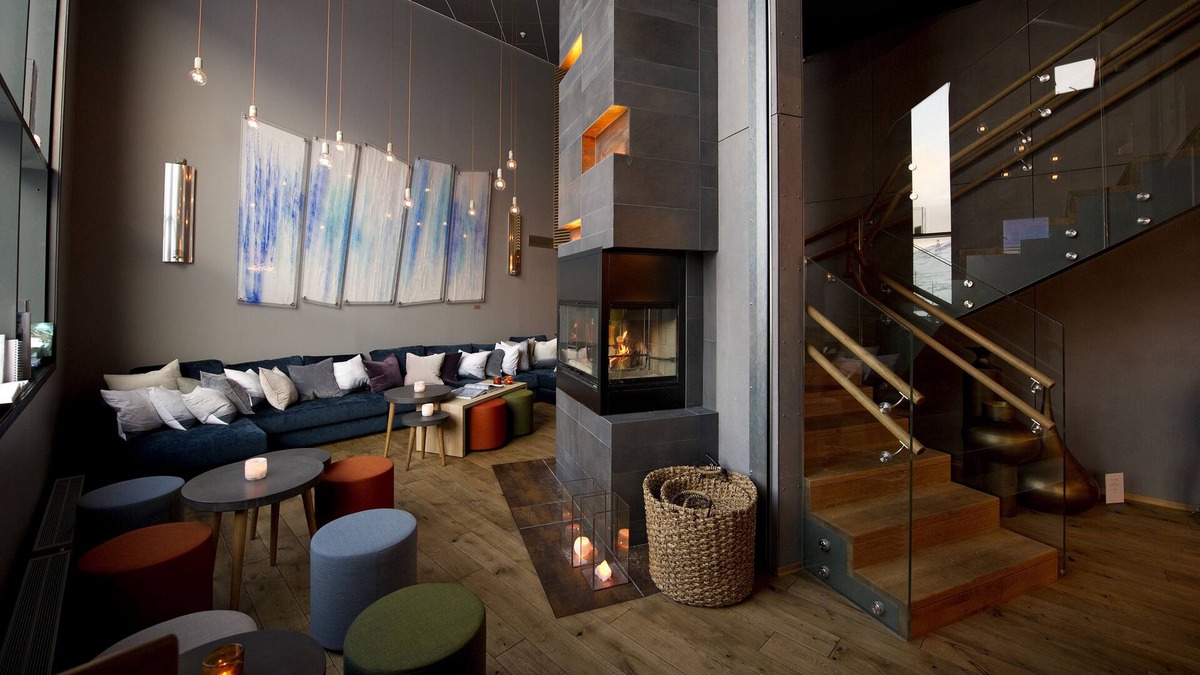 Longyearbyen Hotel | Svalbard Hotell - Polfareren