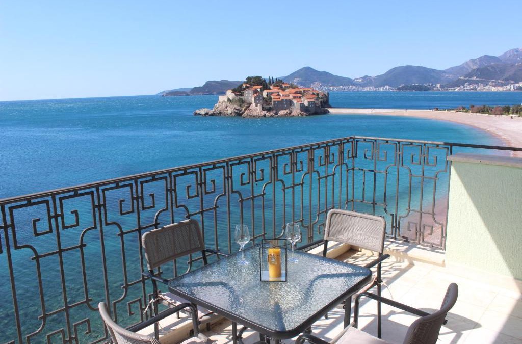 Sveti Stefan Apartment | Sveti Stefan Beach Apartment