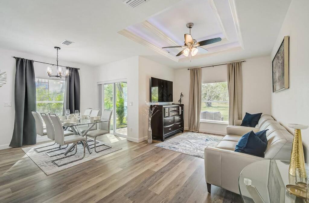 Oakland Hills Villa | SW Florida Luxury Modern Retreat, King Bed Suite , Close to Beaches/Golfing/Fishing/Air Ports , 2023 Built
