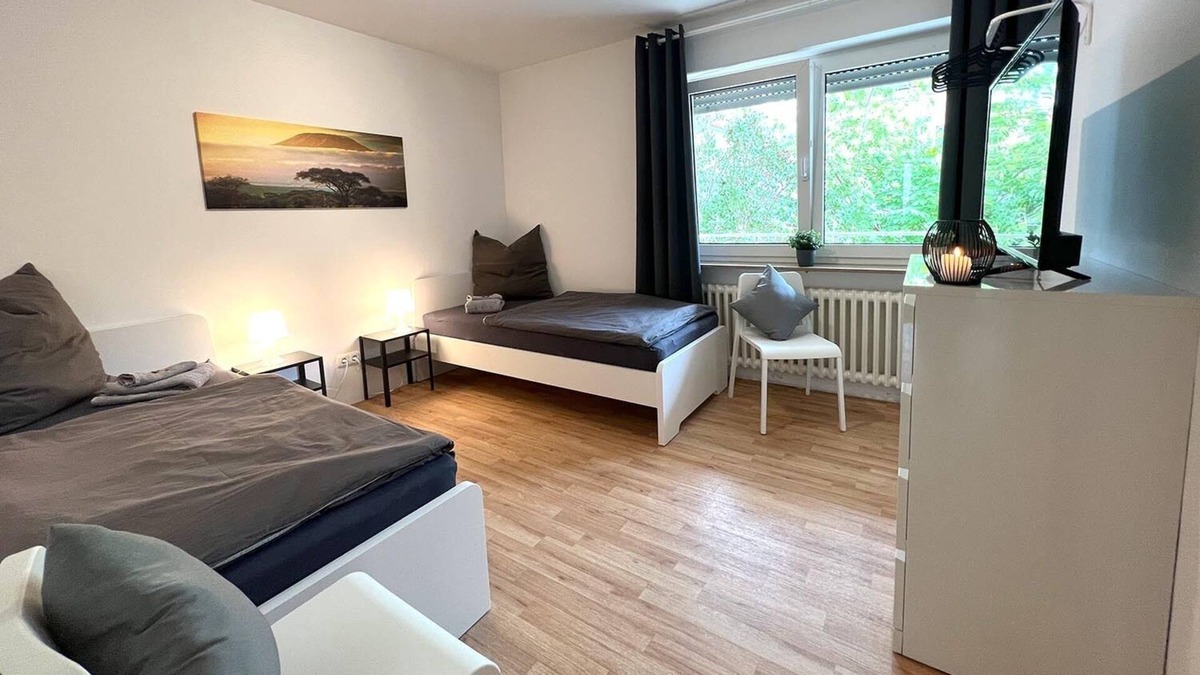 Schweinfurt Apartment | SW03 - Cozy 4 room apartment with balcony in Schweinfurt, 100sqm, 4 rooms, max. 8 people
