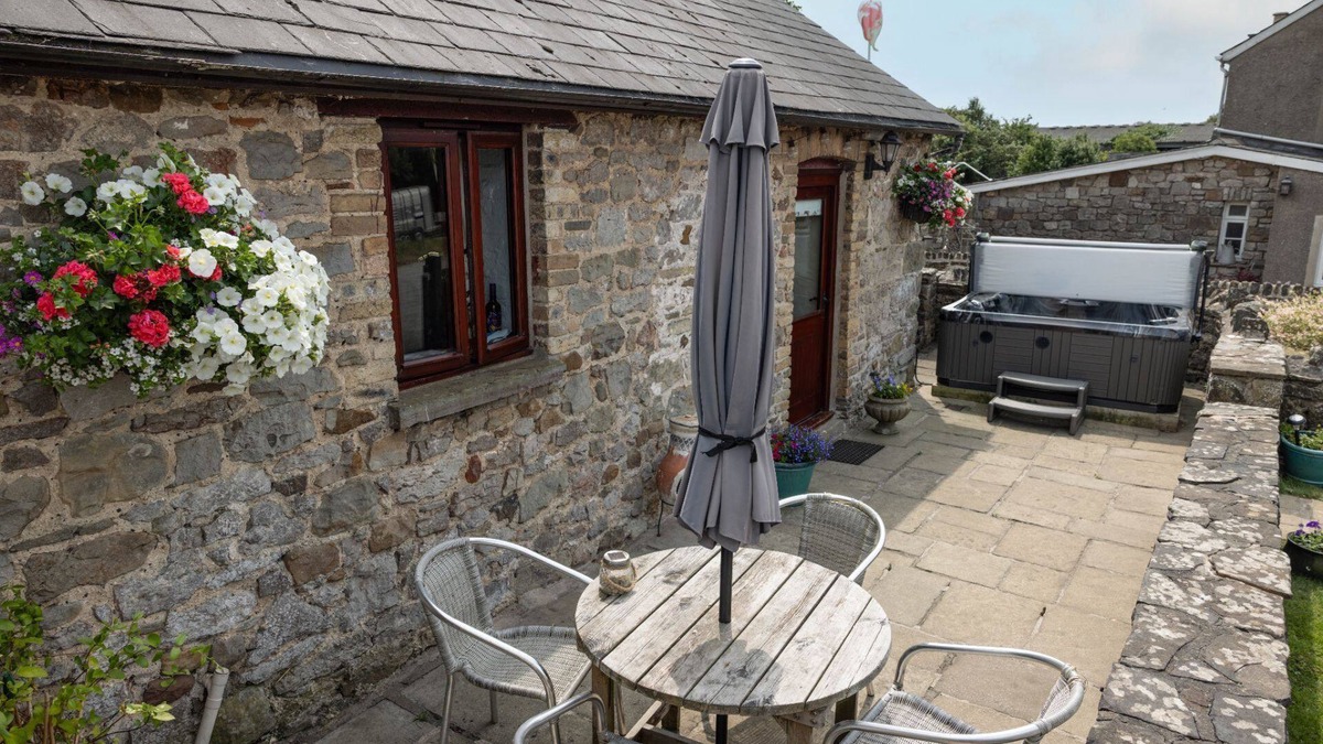 Pyle Apartment | Swallow Cottage - 1 Bedroom - sleeps 3