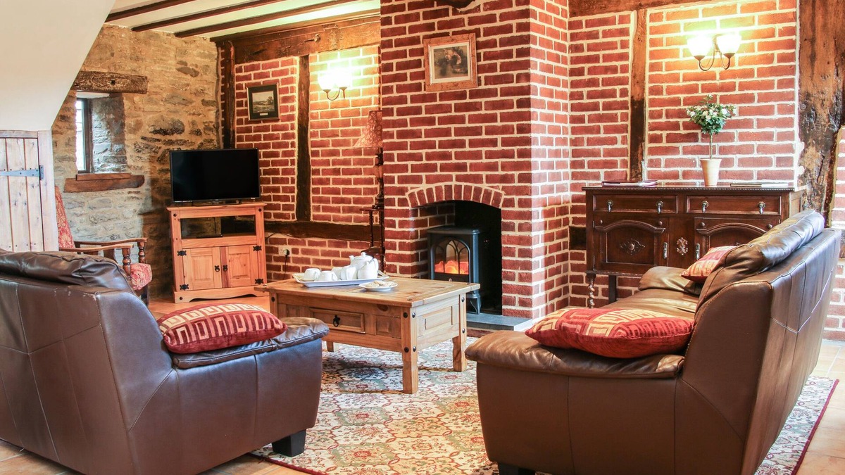 Bucknell Cottage | SWALLOW COTTAGE, family friendly, luxury holiday cottage in Bucknell