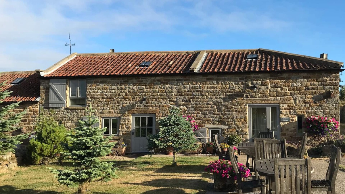 Staintondale Cottage | SWALLOW COTTAGE, pet friendly, with open fire in Staintondale