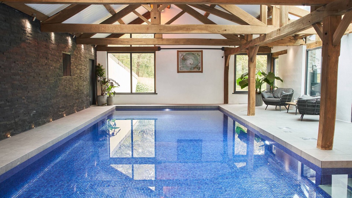 Lower Ashton Apartment | Swallows End - Bolthole with hot tub, pool and sauna
