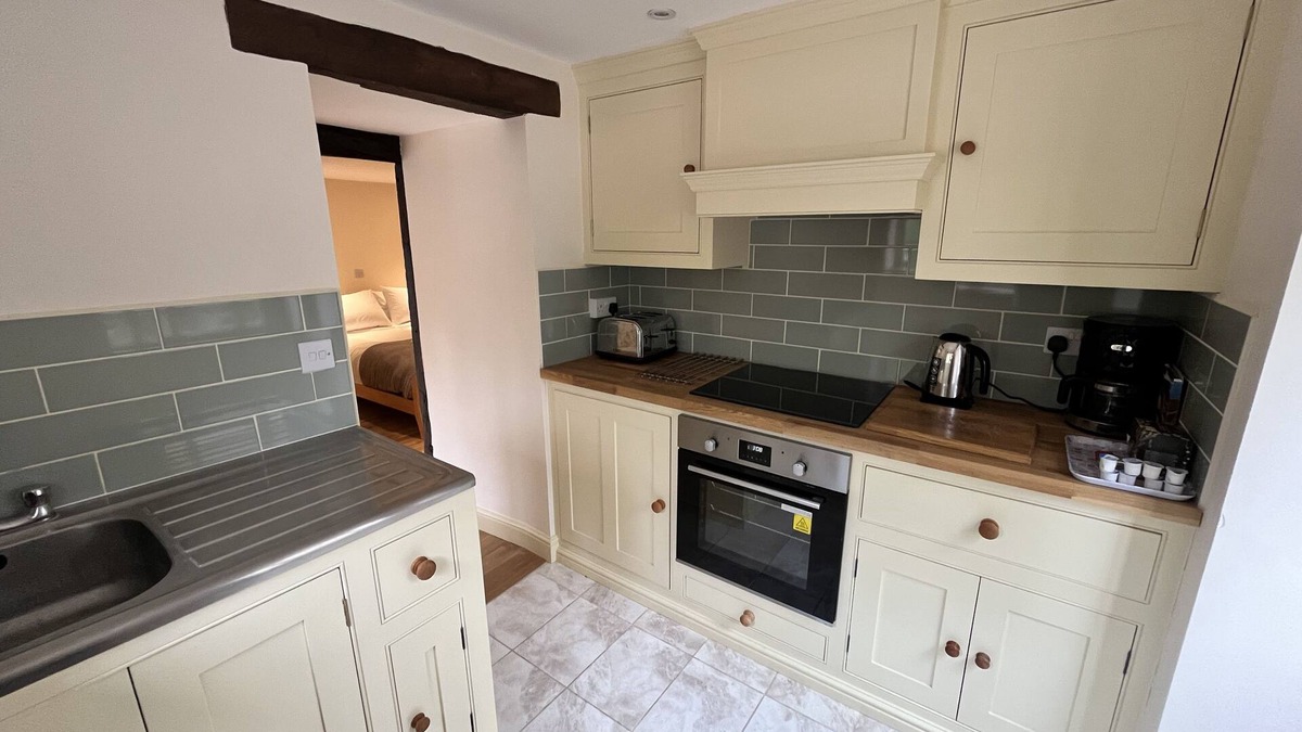 Lydney Bed & Breakfast | Swan House Tea Room and Bed & Breakfast