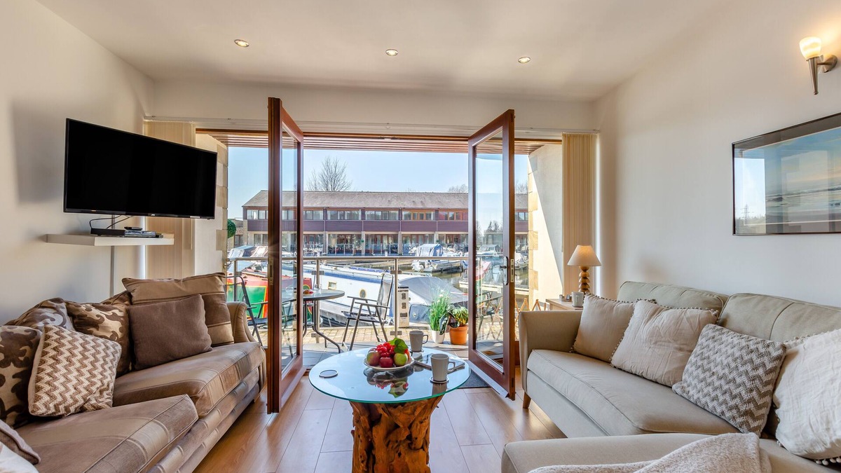 Tewitfield House | Swan House - Two Bedroom House, Sleeps 4