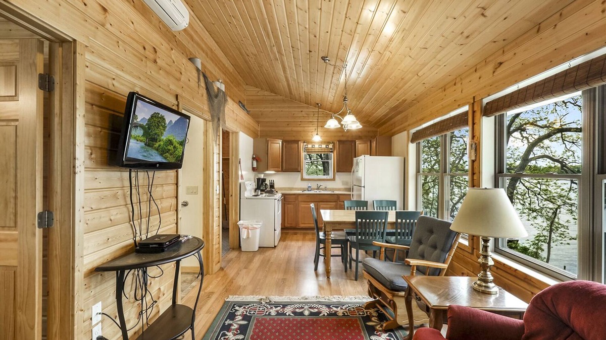 Fergus Falls Cabin | Swan Lake Resort & Campground - Lakeside Cabin #2