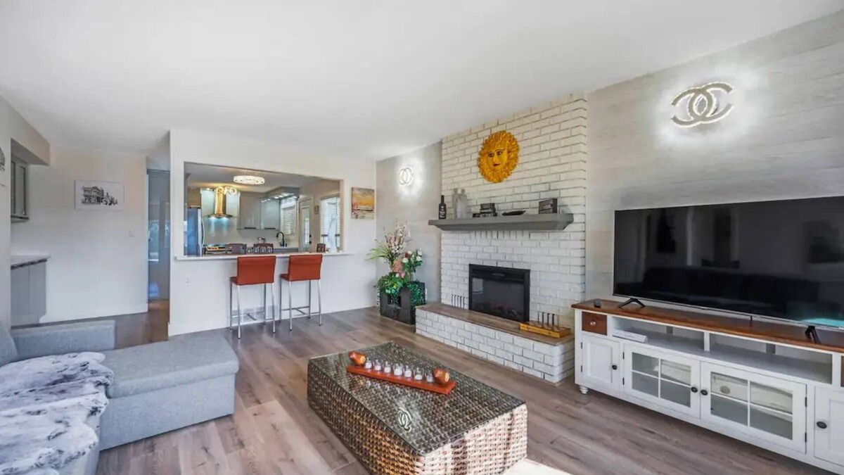 Mission House | Swan Place - Cheerful 3-bedroom home in Missionnn