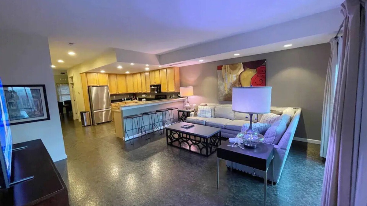 Germantown Condo | Swanky 2 LEVEL CONDO WALK TO ALL in The Highlands!