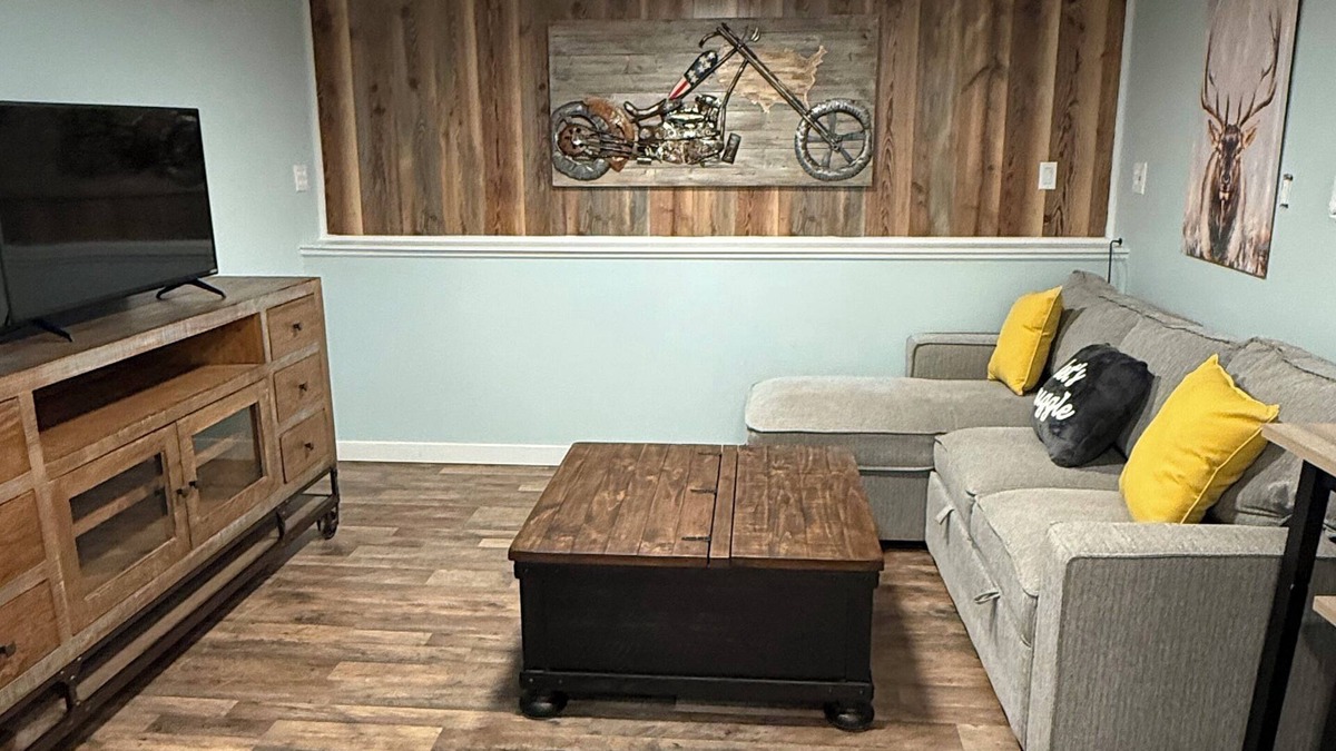 Peyton House | Swanky Barndo 2-bedrooms upstairs in Peyton Pines community.