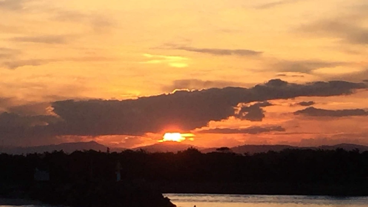 Swansea House | Swansea Lakeside Sunsets are two villas, on the shores of Lake Macquarie