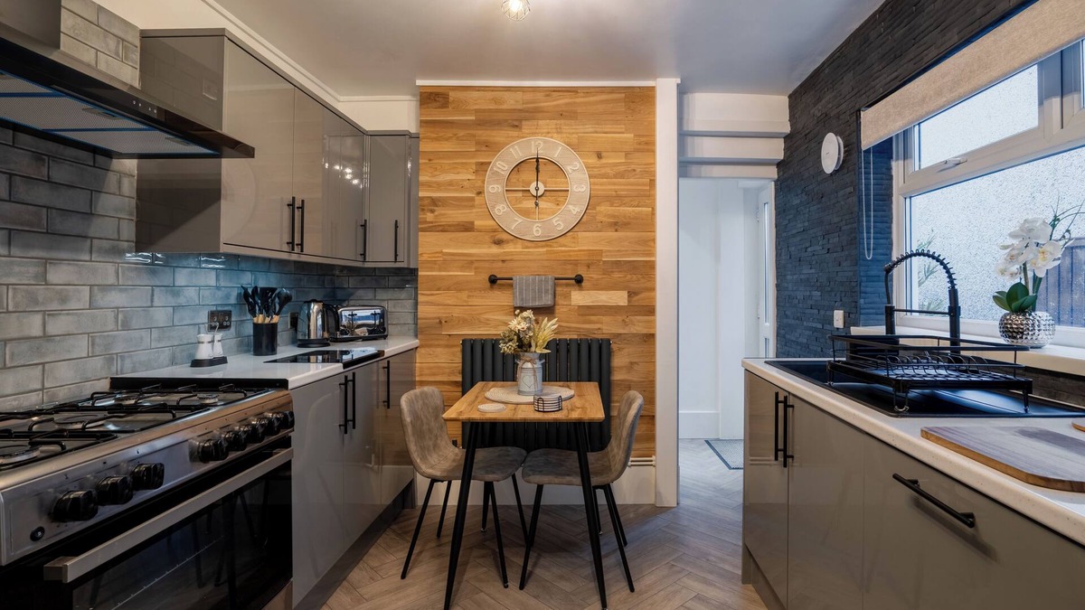 St. Thomas House | Swansea Waterfront View Windmill Terrace