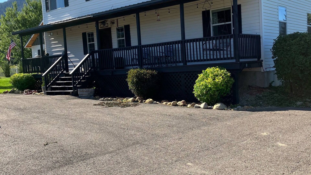 Florence House | Sweeney Creek Farmhouse Lodge