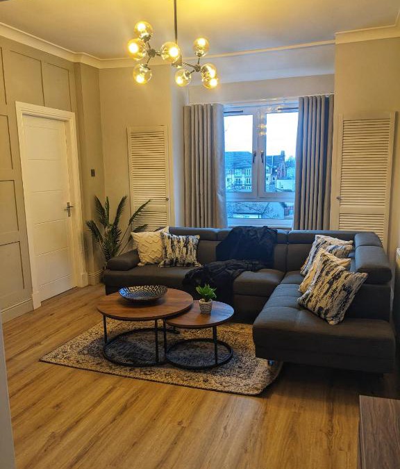 Hamilton Apartment | Sweeney Stays, Cadzow Apartment