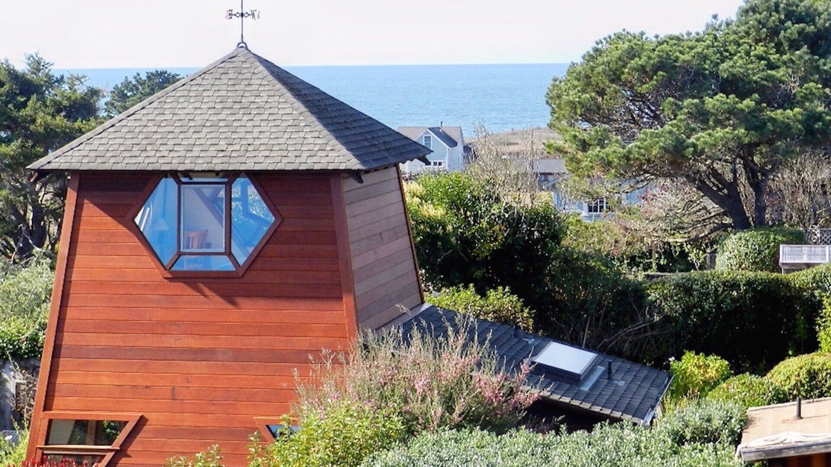 Mendocino Apartment | Sweeping ocean views nestled in exquisite private garden