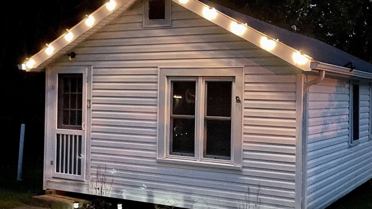 Geneva-on-the-Lake Cottage | Sweet and Cozy two bedroom Lake Erie Cottage -PET FRIENDLY!