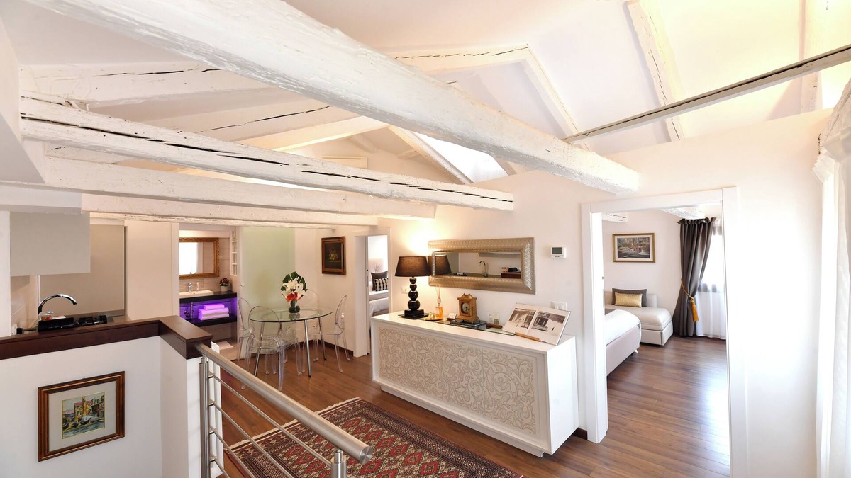 Santa Croce Apartment | Sweet Apartment Frari