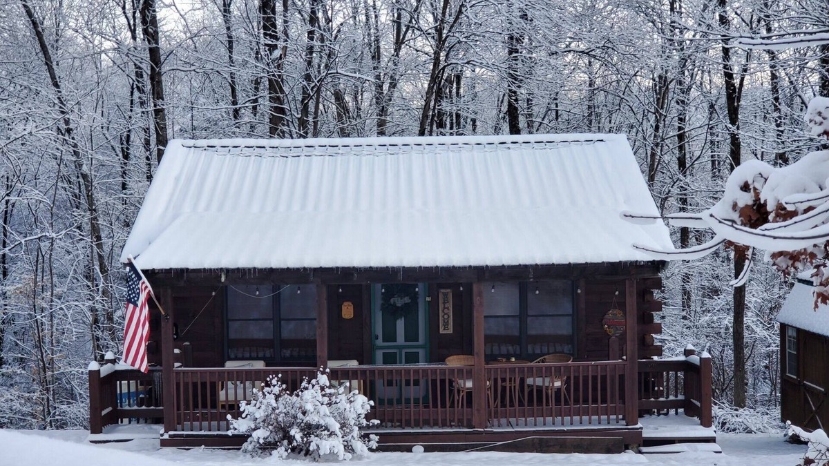 Canvas Cabin | Sweet as Honey - Log Cabin