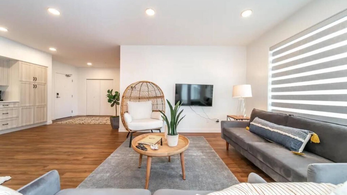 North Central Edmonton Condo | Sweet Bali Sanctuary-2bdrm-UG Parking-5 min to DTN