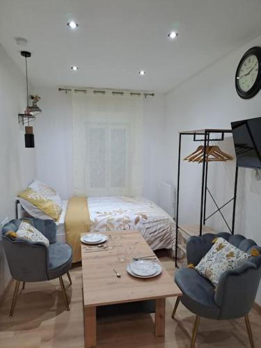 Oasis - Maroc Apartment | Sweet/Circuit 24h/Moto GP/Antares/Oasis - centre des expositions/Boulerie Jump