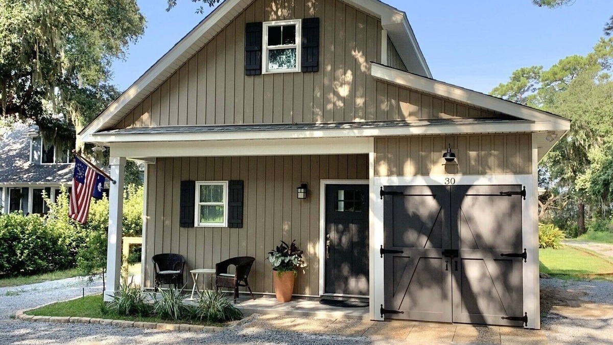 Beaufort House | Sweet cottage, Best Location, Close to Everything, River View